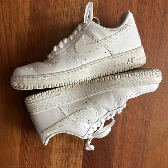 White Nike air forces - Picture 3 of 4